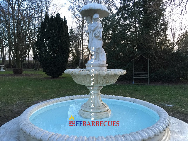 FONTAINE DE JARDIN EN PIERRE RECONSTITUÉE OS NAMORADOS-F