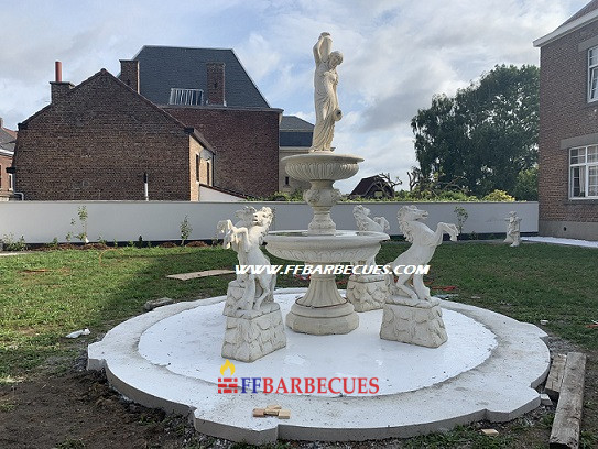 FONTAINE EXTÉRIEUR EN PIERRE RECONSTITUÉE CHEVAUX SUR SOCLE-F